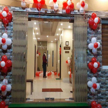 Hotel Artika Inn Varanasi Exterior foto